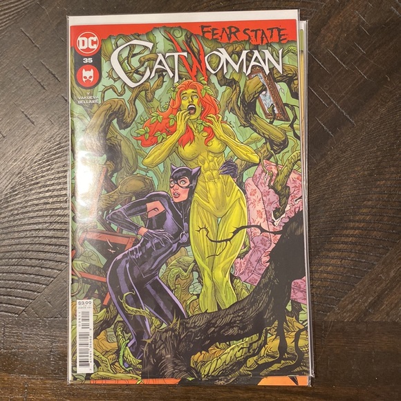 Catwoman 4 Book Lot (issues 34-37) - Picture 2 of 4